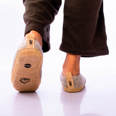 Haussimple Unisex Natural Wool Cozy Indoor Slippers, Gray
