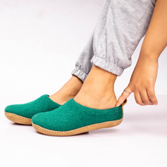 Handmade Wool Indoor Slippers – Natural Felt House Shoes Peackock Green