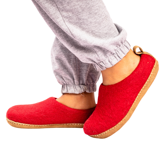 Handmade Wool Indoor Slippers – Cozy  Natural Felt House Shoes Red